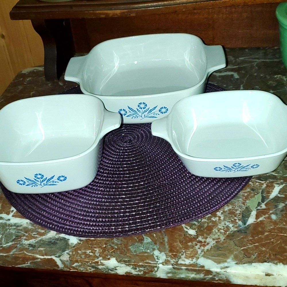 Set of 3 Corningware Cornflower Casseroles